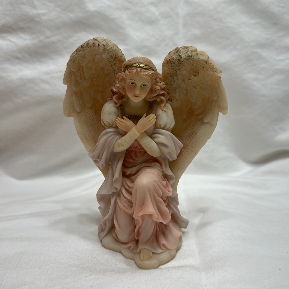 Angel sculpture
